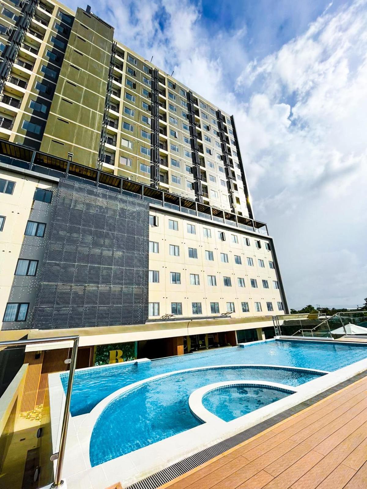 Uma Hotel And Residences Нага Экстерьер фото